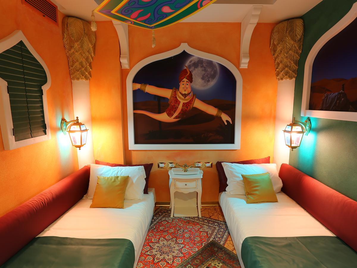 Gardaland Adventure Hotel Castelnuovo del Garda Exteriör bild