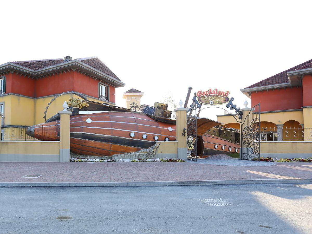 Gardaland Adventure Hotel Castelnuovo del Garda Exteriör bild