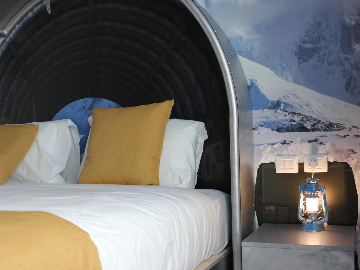 Gardaland Adventure Hotel Castelnuovo del Garda Exteriör bild