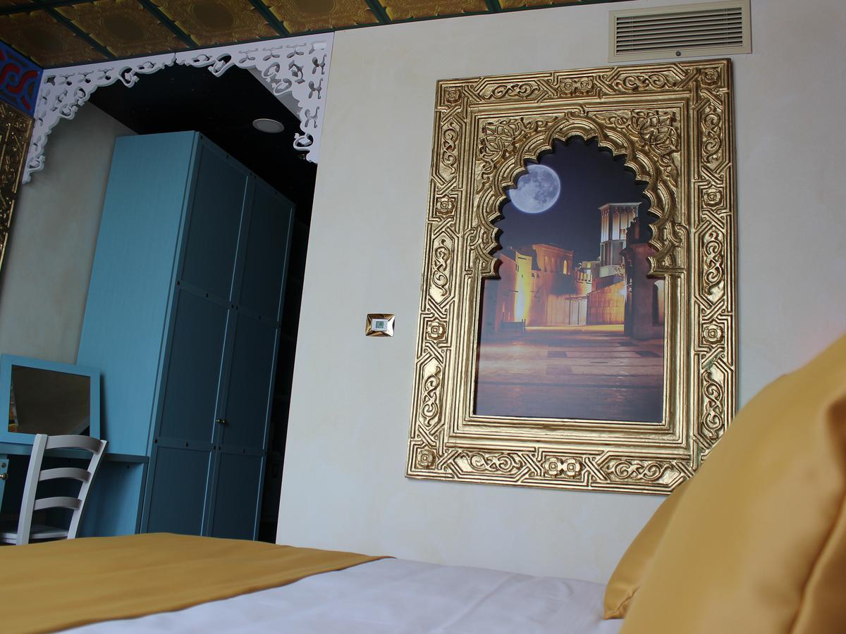Gardaland Adventure Hotel Castelnuovo del Garda Exteriör bild
