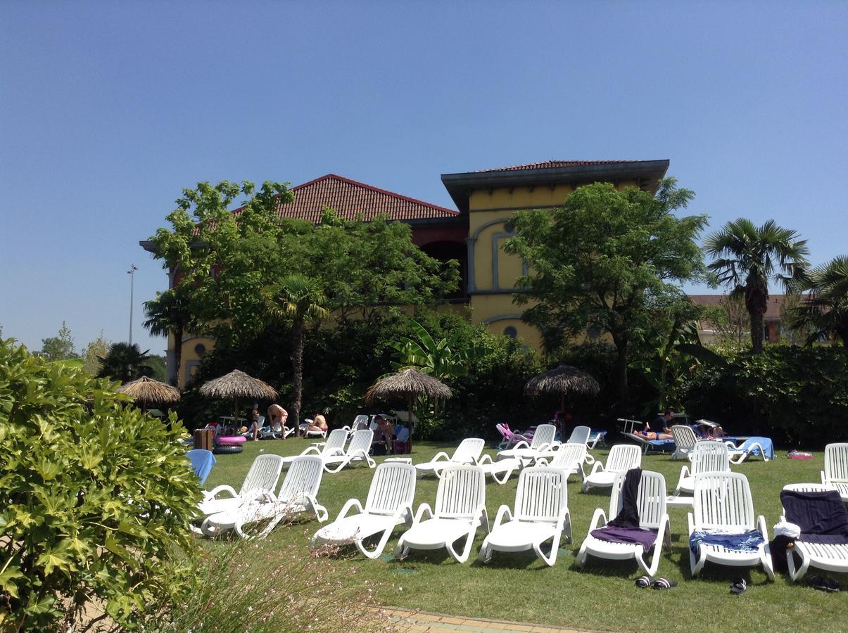 Gardaland Adventure Hotel Castelnuovo del Garda Exteriör bild