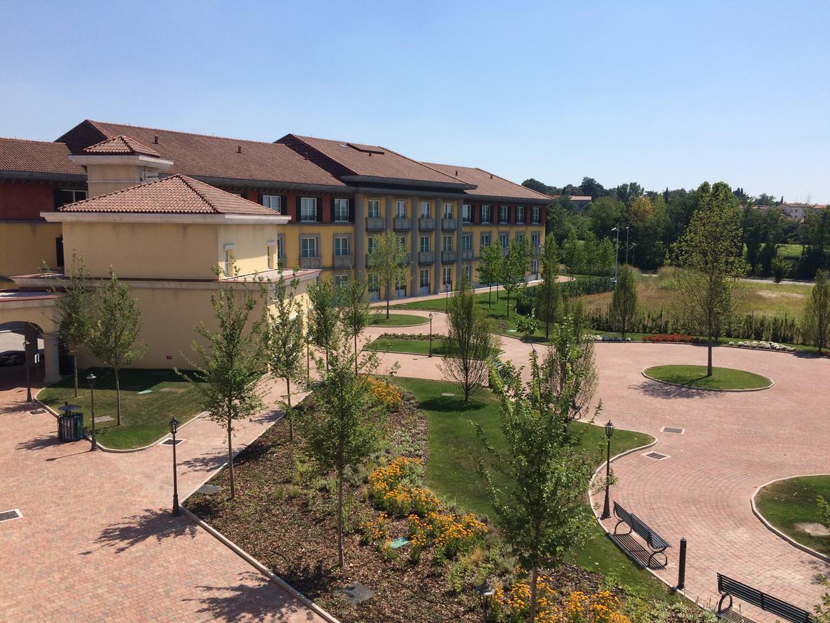 Gardaland Adventure Hotel Castelnuovo del Garda Exteriör bild